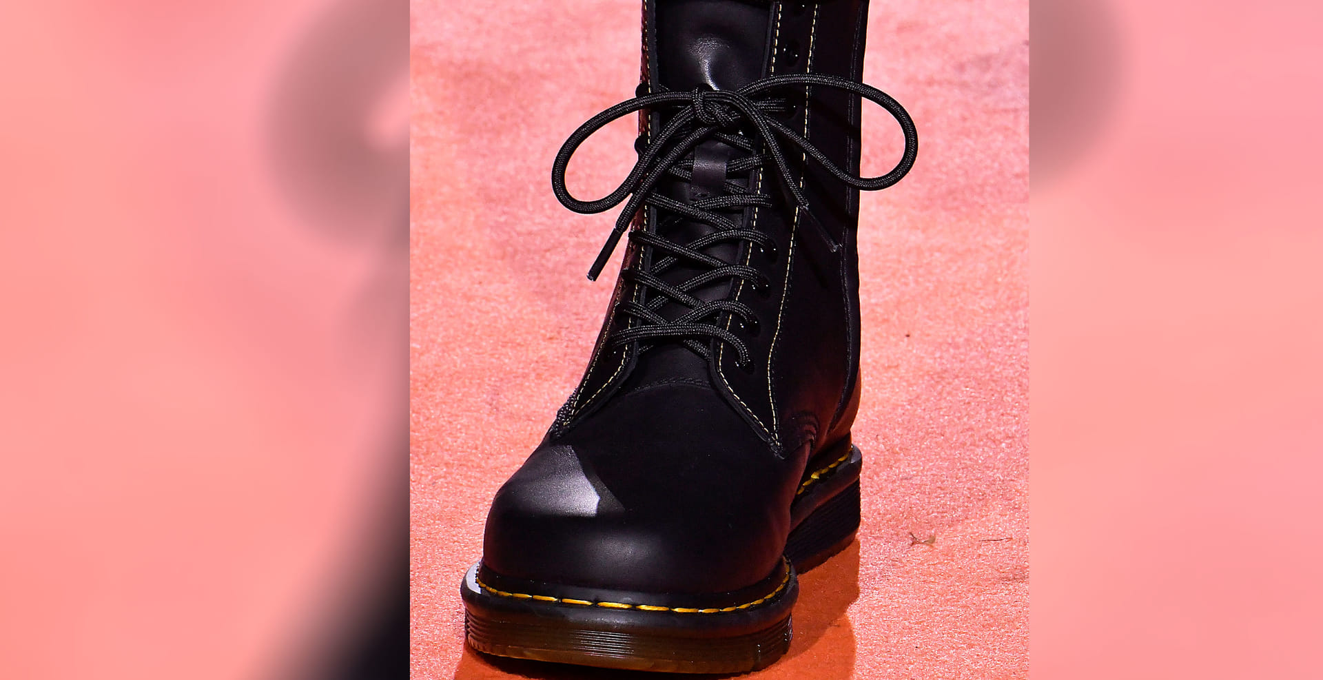 ハイテク素材CUBEFLEX採用。DR.MARTENS X YOHJI YAMAMOTOによる新生10