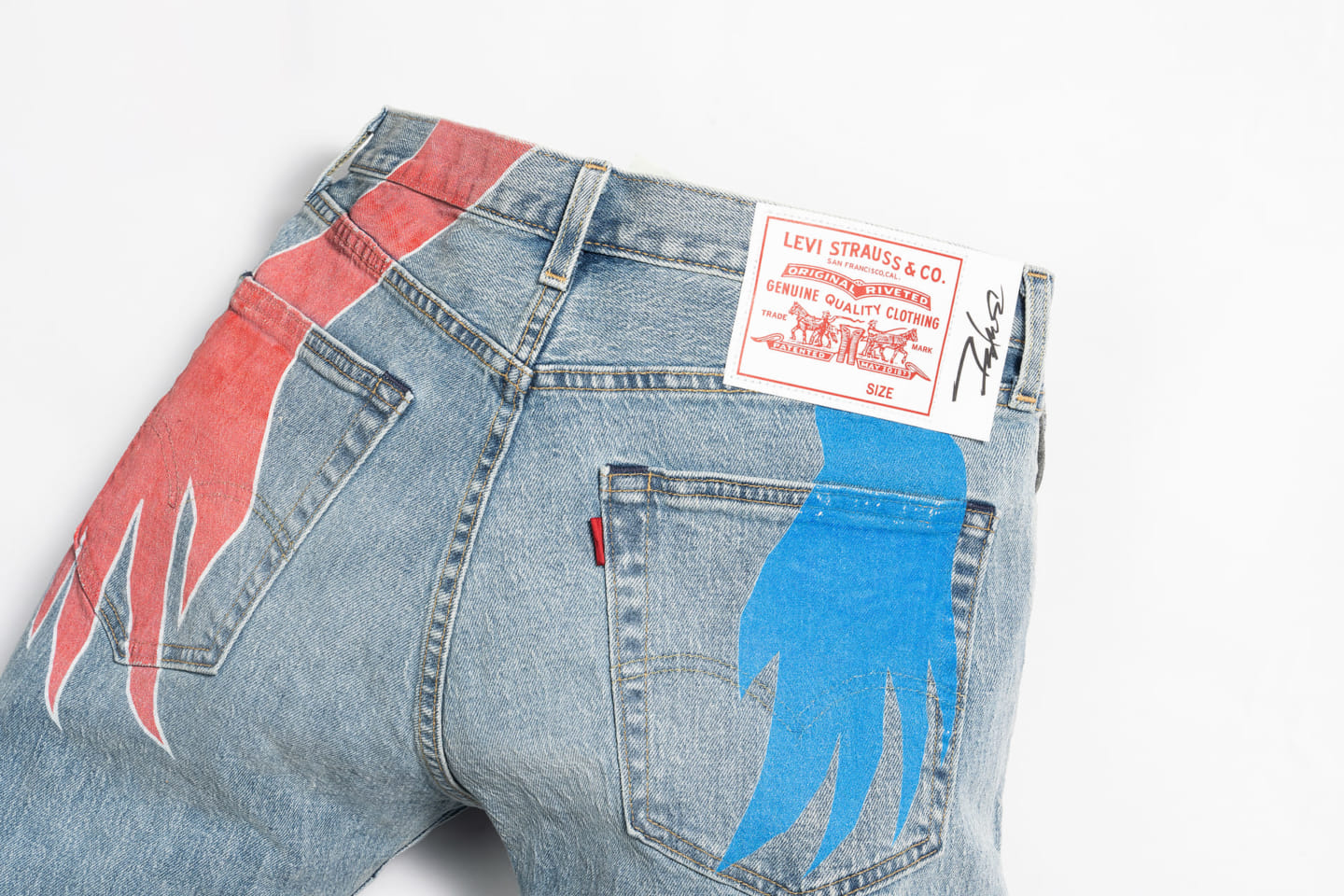 Levi's®よりフューチュラのグラフィックを纏ったアイテムが登場