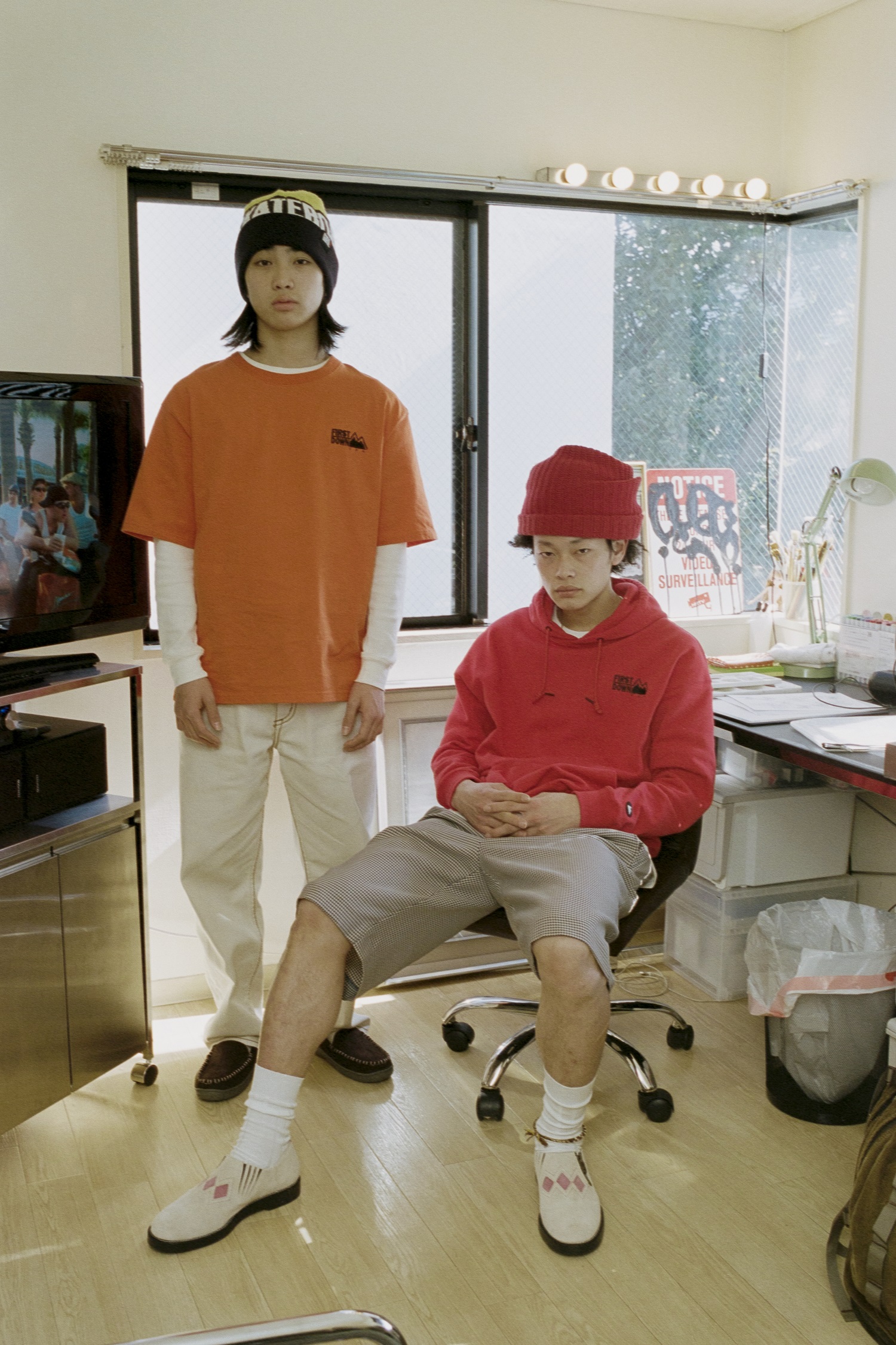 今のTOKYOのムードを意識したFIRST DOWNの2020SSルックビジュアルをご紹介 EYESCREAM