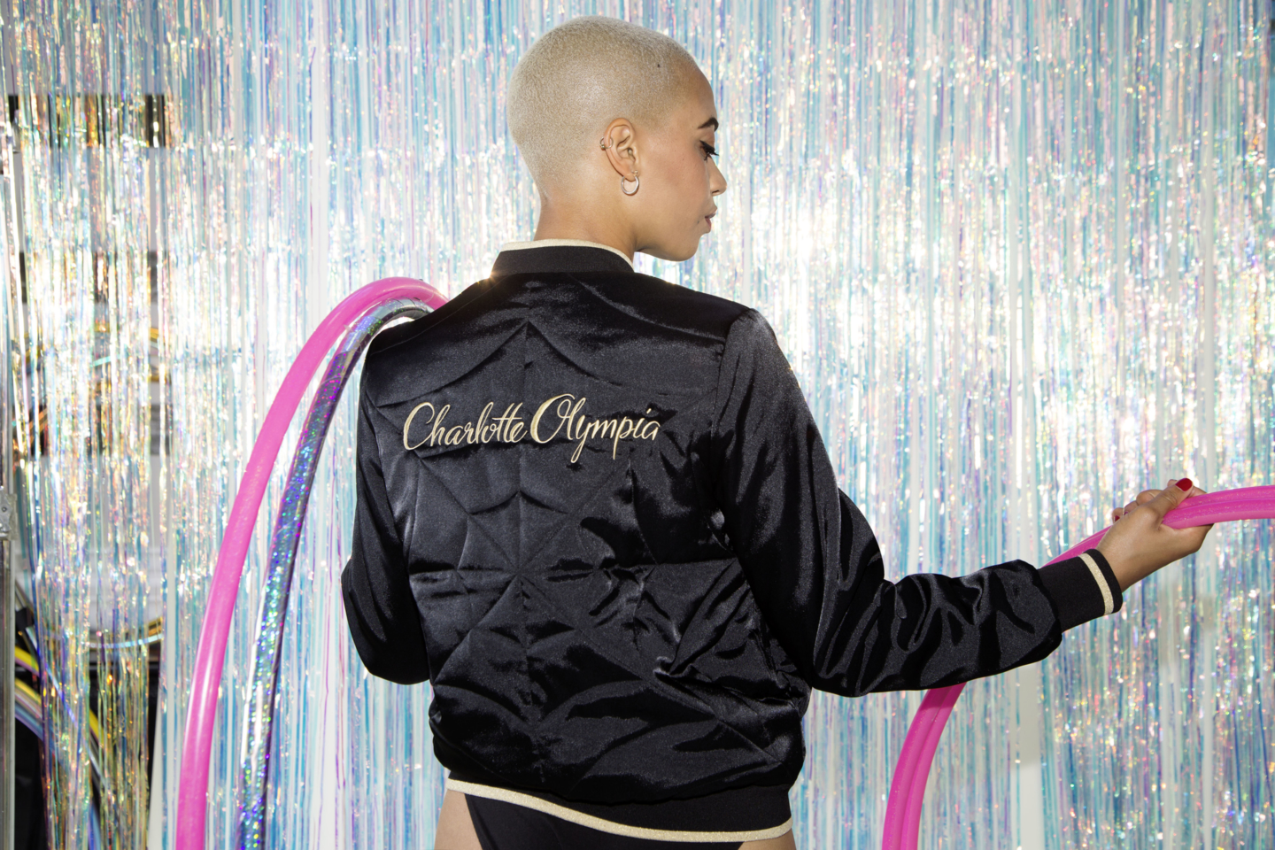 CHARLOTTE OLYMPIA チェック柄エスパドリーユ新品 セオリー プロジェクト”発、2023年秋のカプセルコレクションが