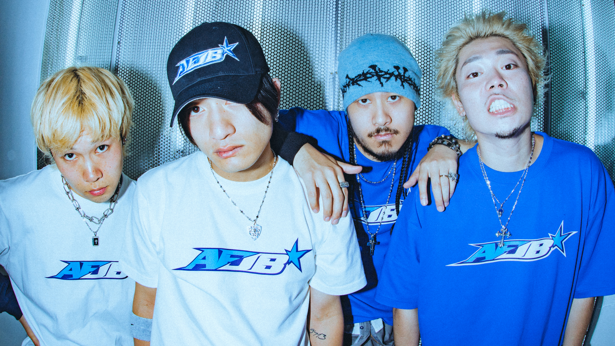 Age FactoryとJUBEEがユニットAFJBを結成。kZmを迎えたシングル
