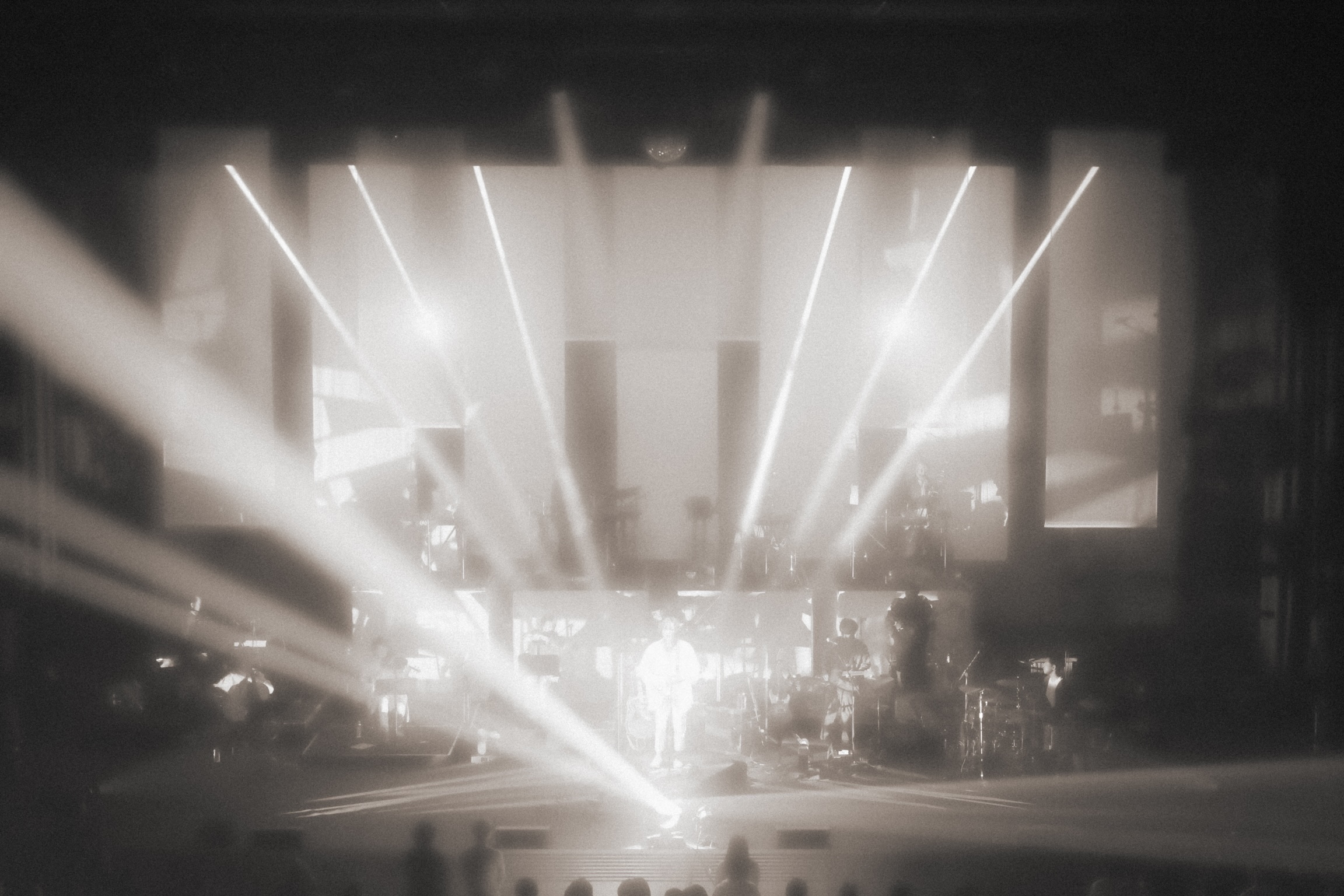 Photo Report：ROTH BART BARON Tour 2021-2022『無限のHAKU』旅の