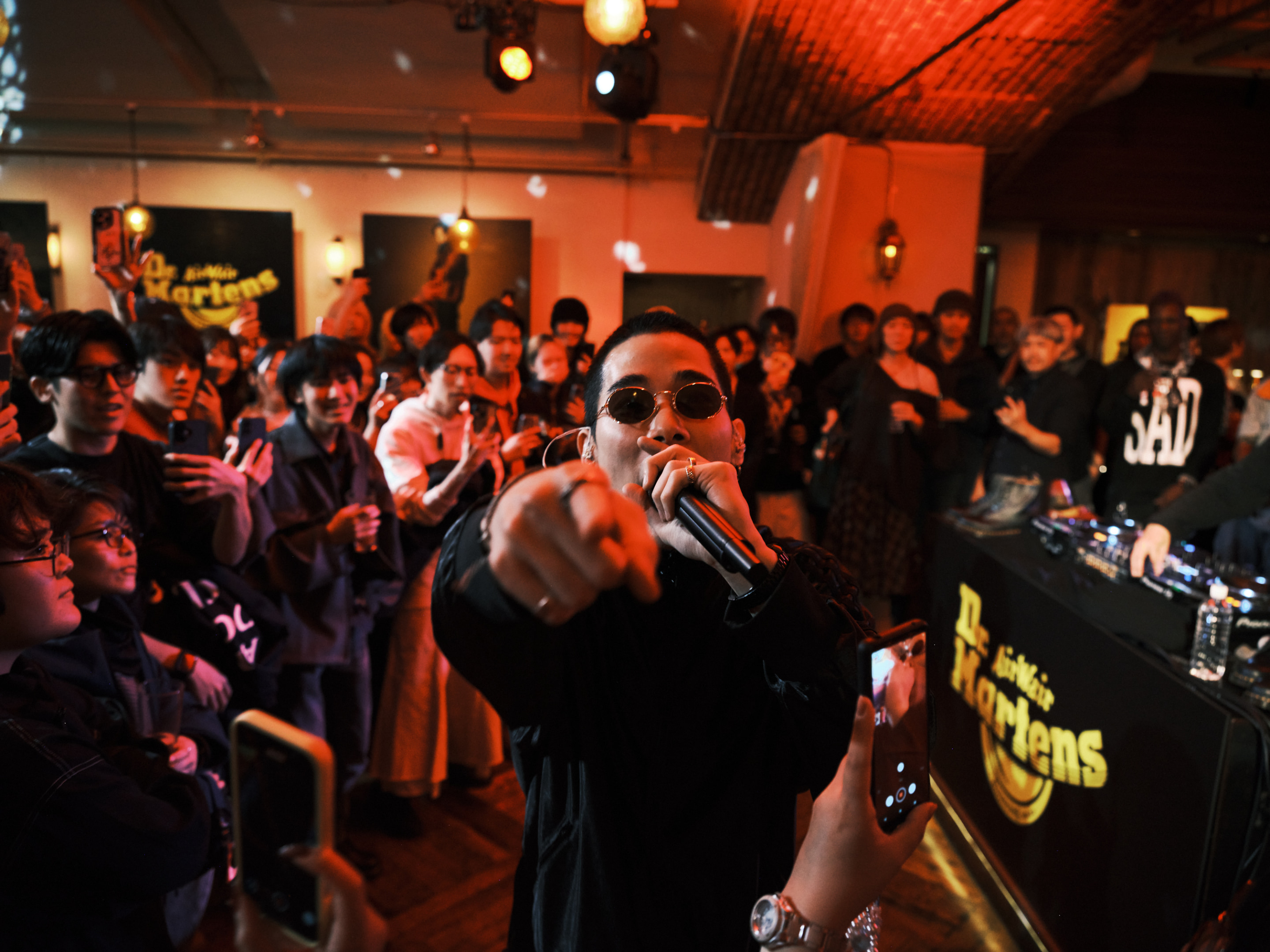 Dr. Martens HOLIDAY SPECIAL LIVE」が表参道で開催。音楽と